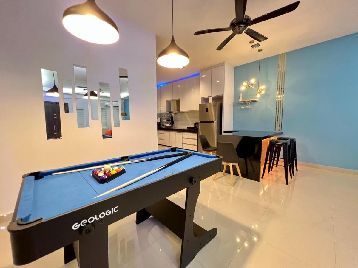 Tcvila 12Pax Neartc Dinosaurland Pooltable, Netflix Куантан Екстериор снимка